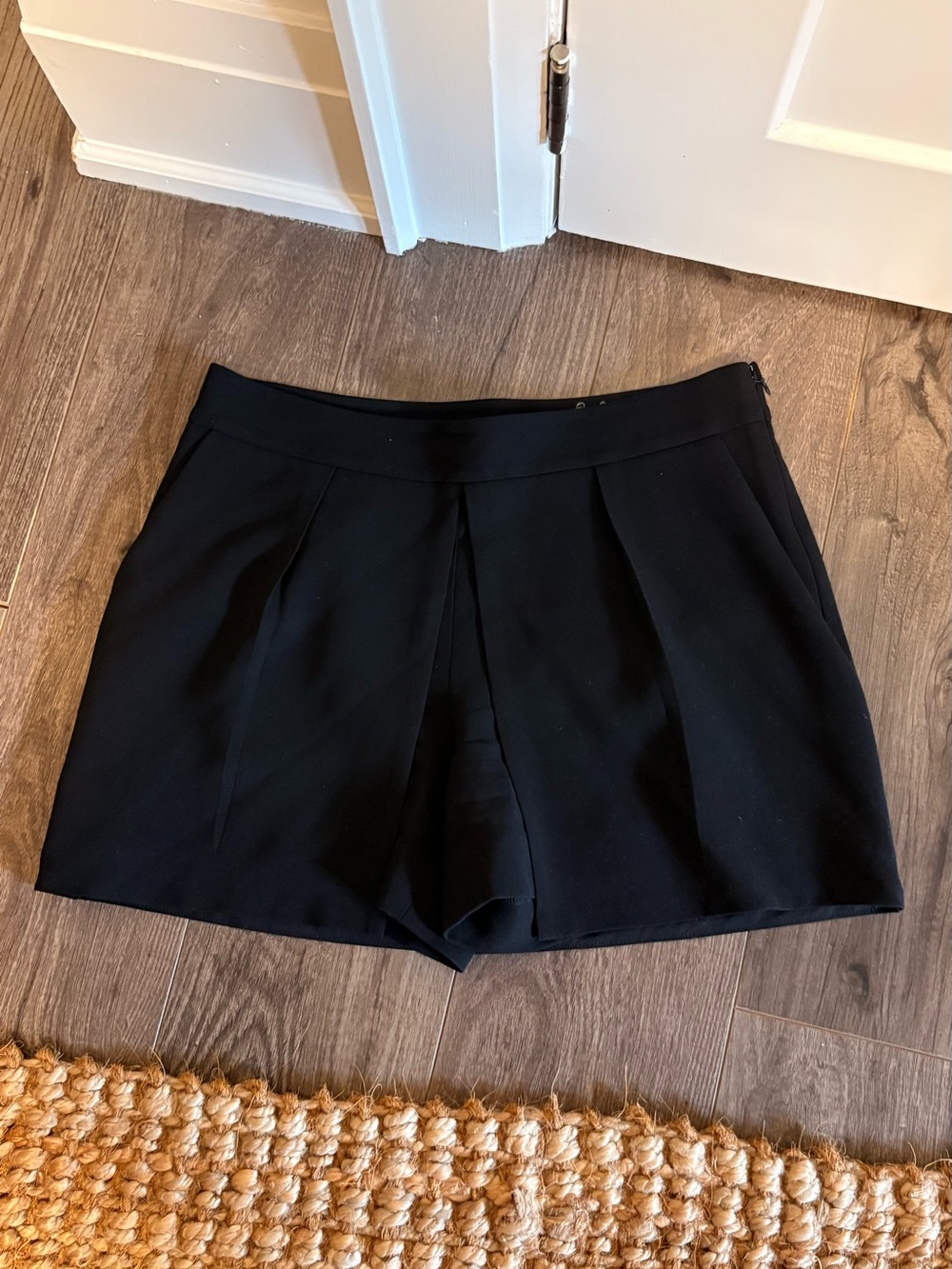 Club Monaco Black Women's Skort - Size 00